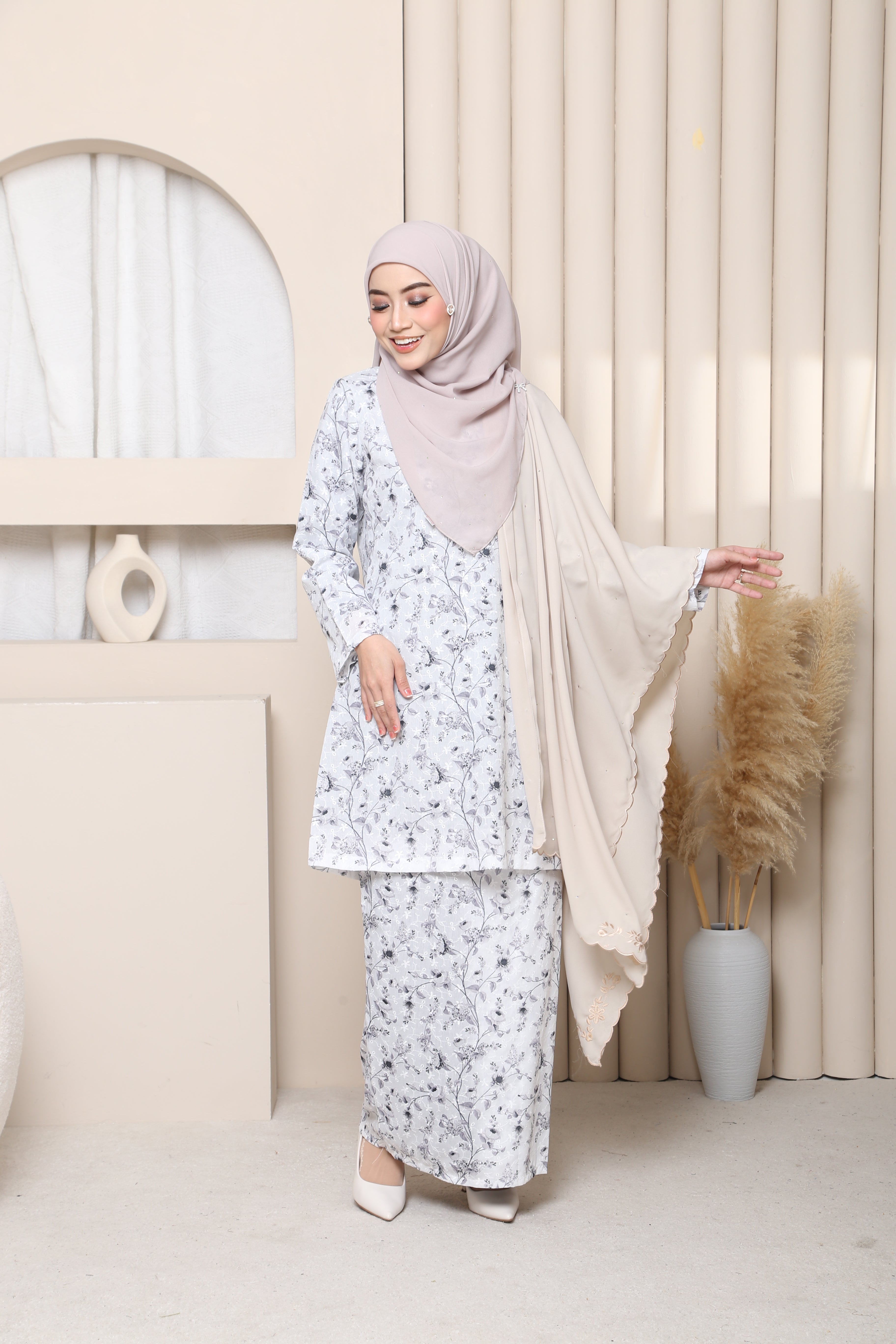 Kyoto Sulam Exclusive - ASH GREY