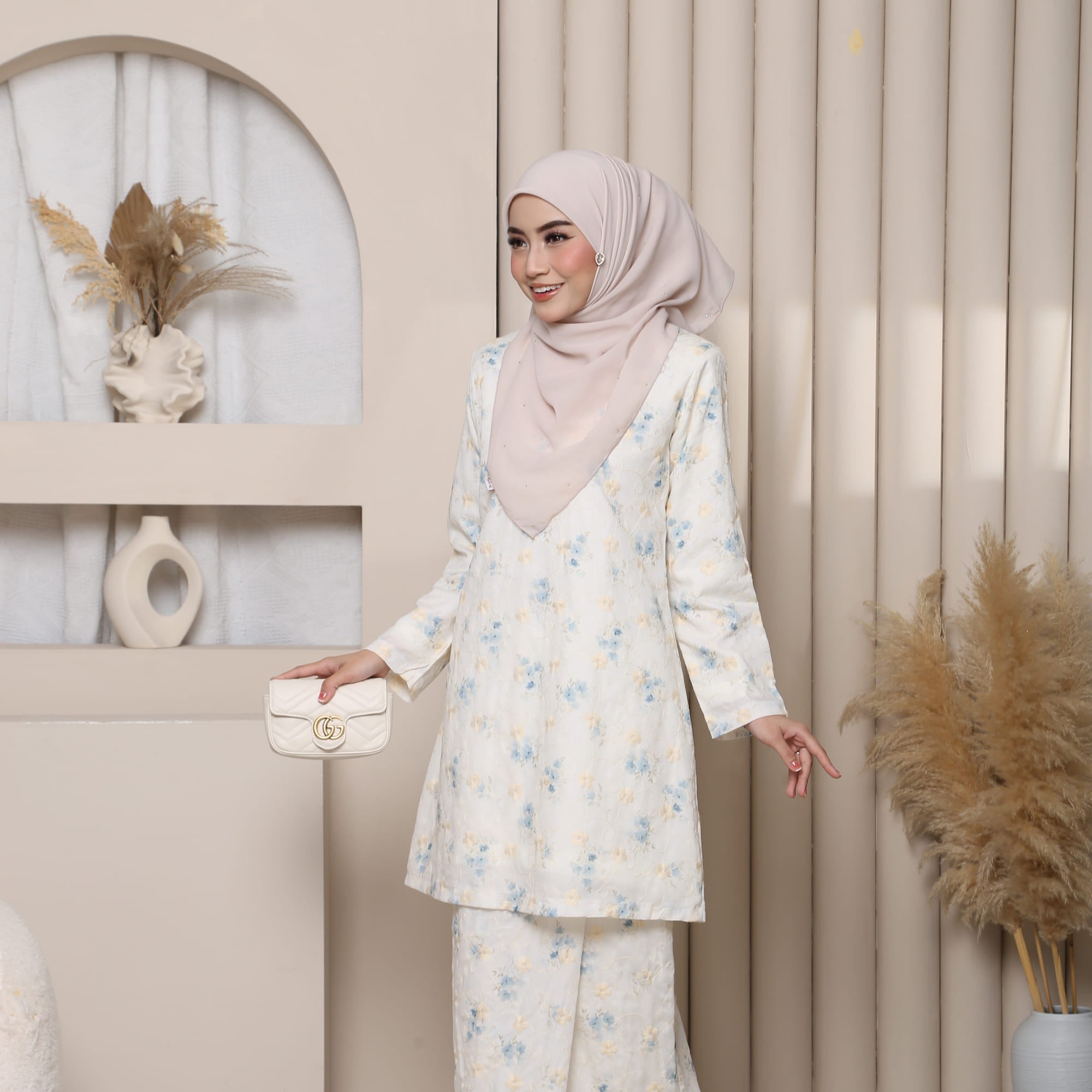 KURUNG MODERN