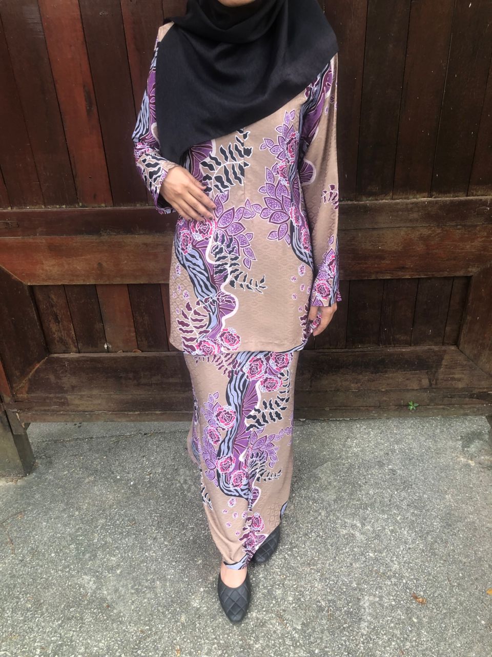 LARA BATIK EXCLUSIVE