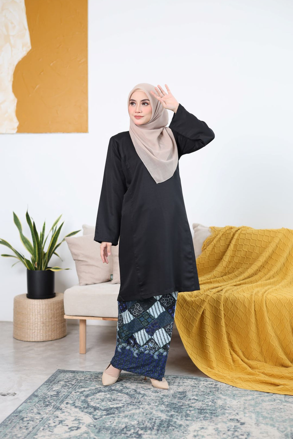 KURUNG PAHANG MAHSURI - BLACK