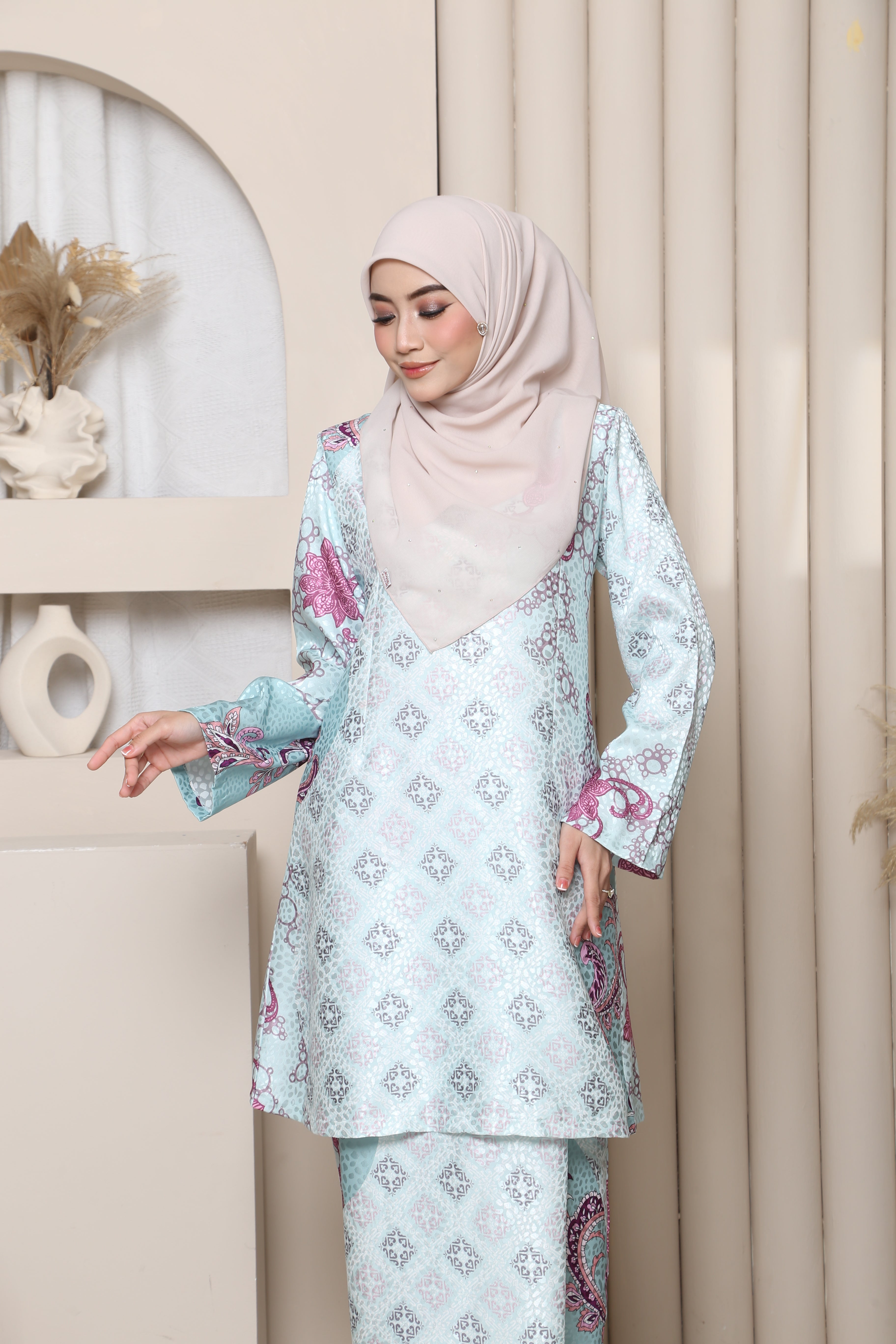 Sri Kenchana Batik
