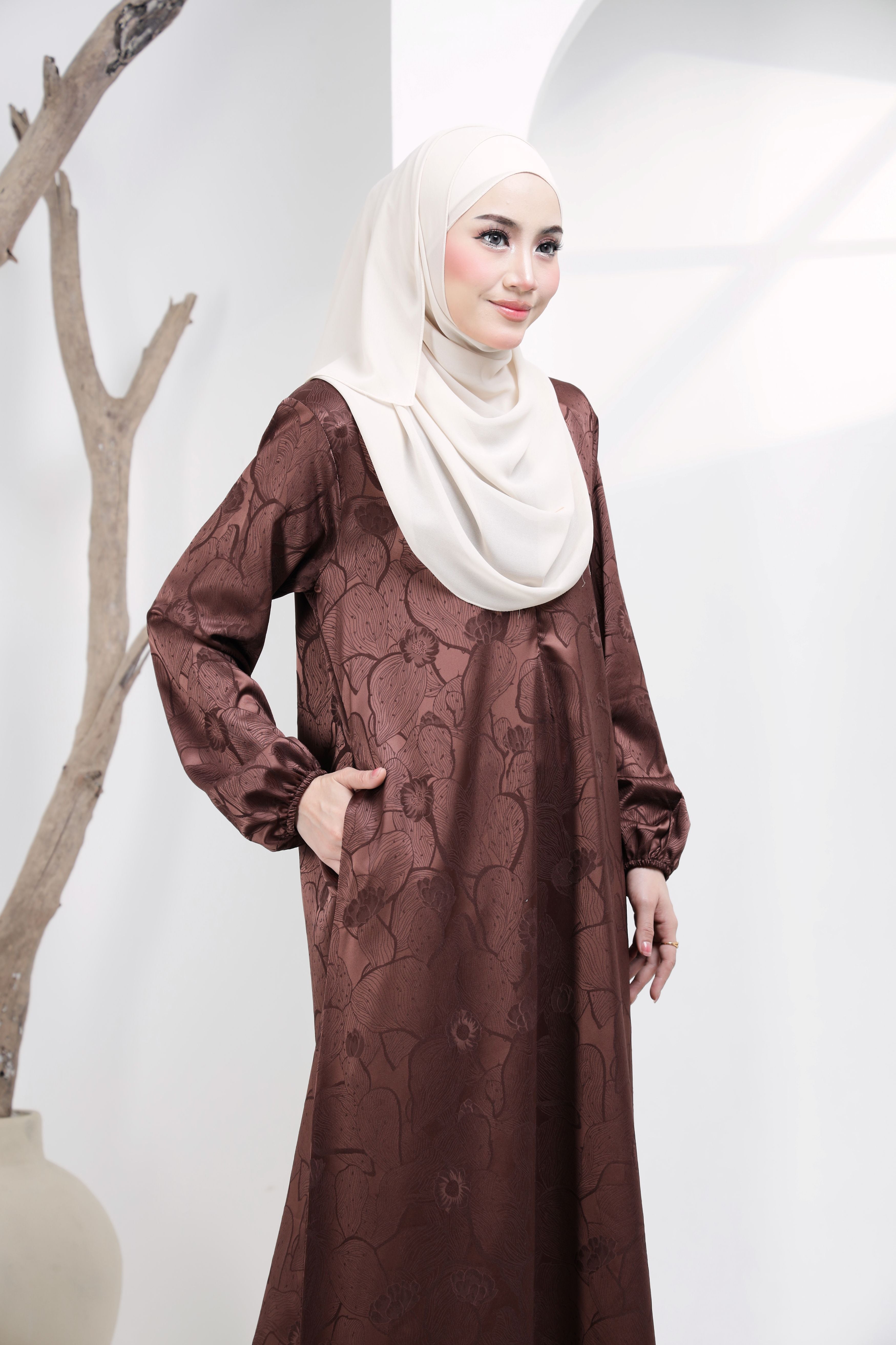 Jubah Naura Exclusive - JNE-130 ( RICH BROWN )
