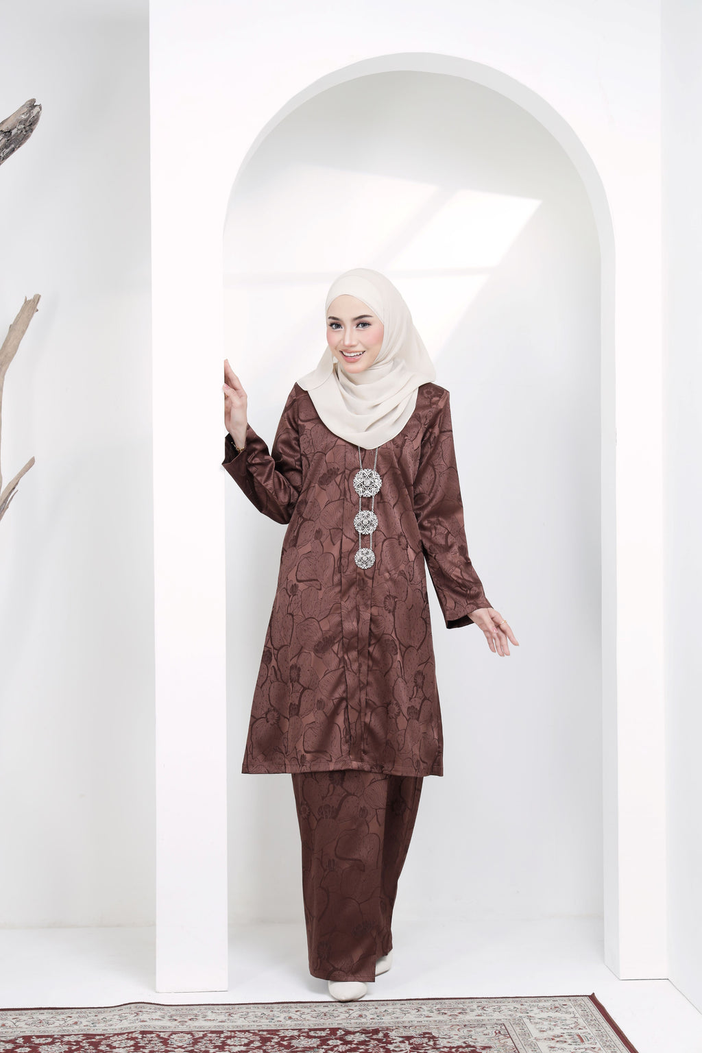 KEBAYA NAURA EXCLUSIVE - KNE-304 ( RICH BROWN )