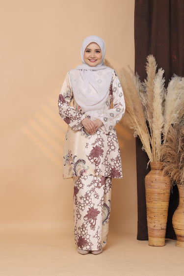 Sri Kenchana Batik