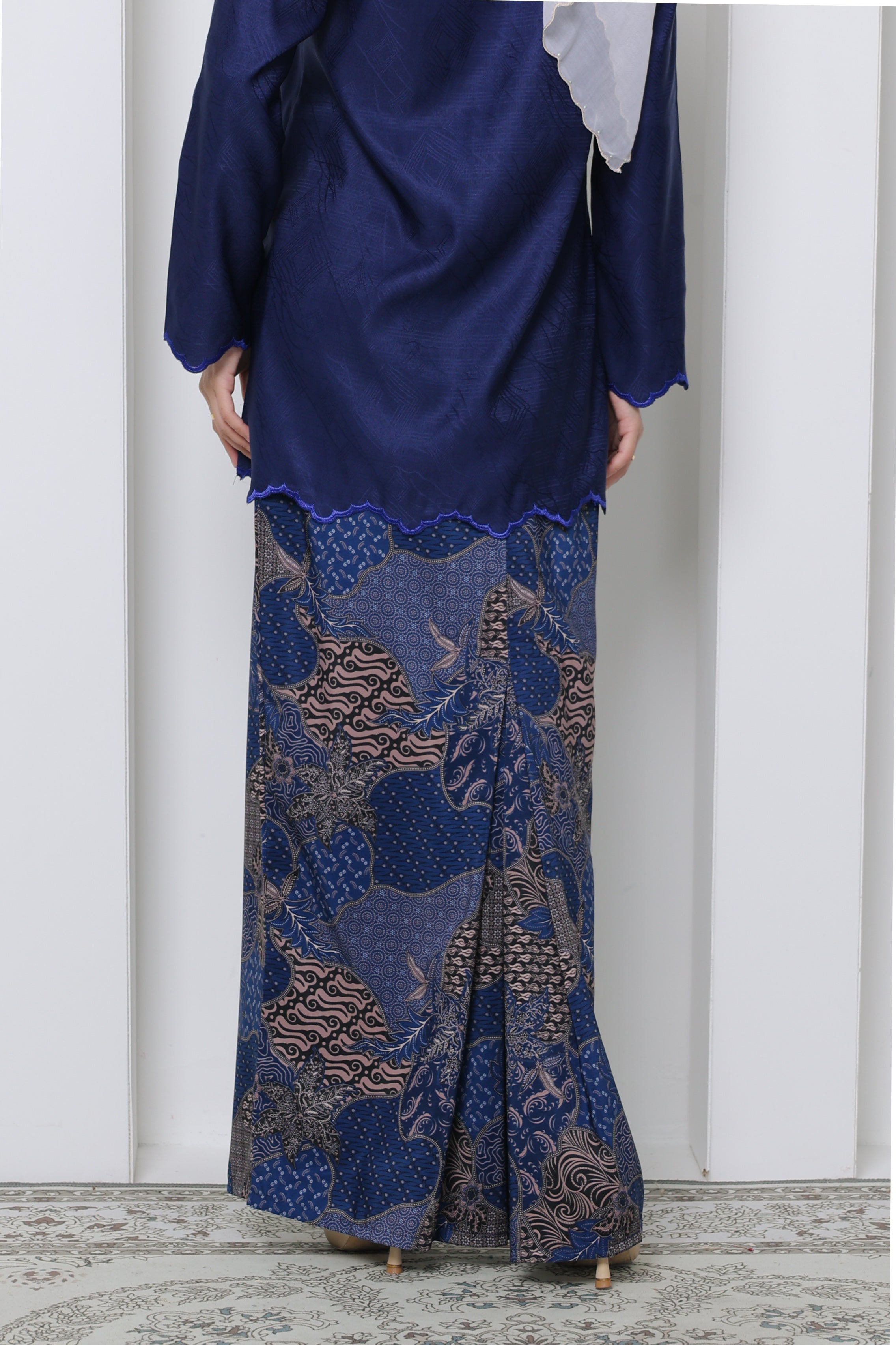 Suri Kedah Exclusive - BLUE BLACK