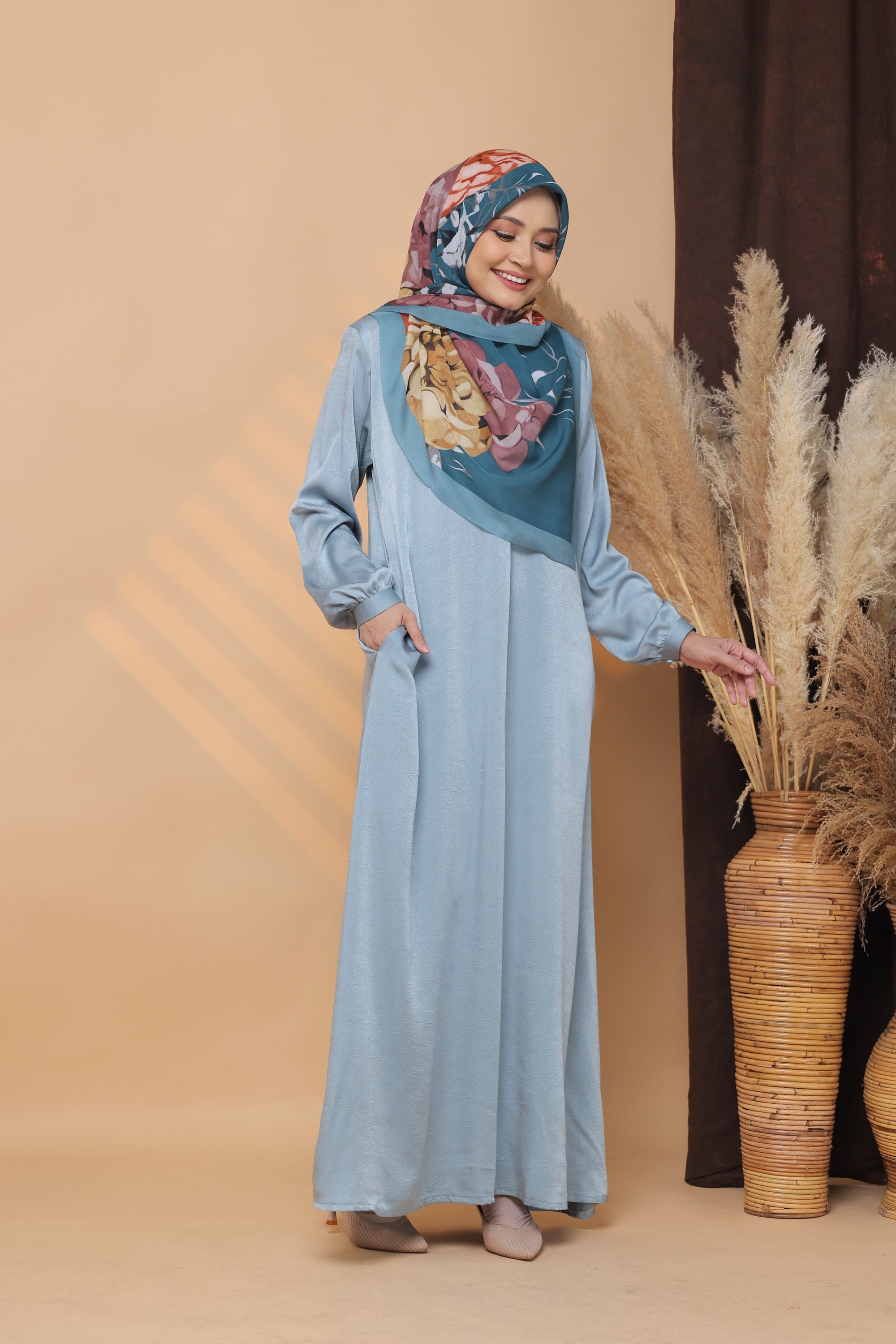 Jubah Maisarah