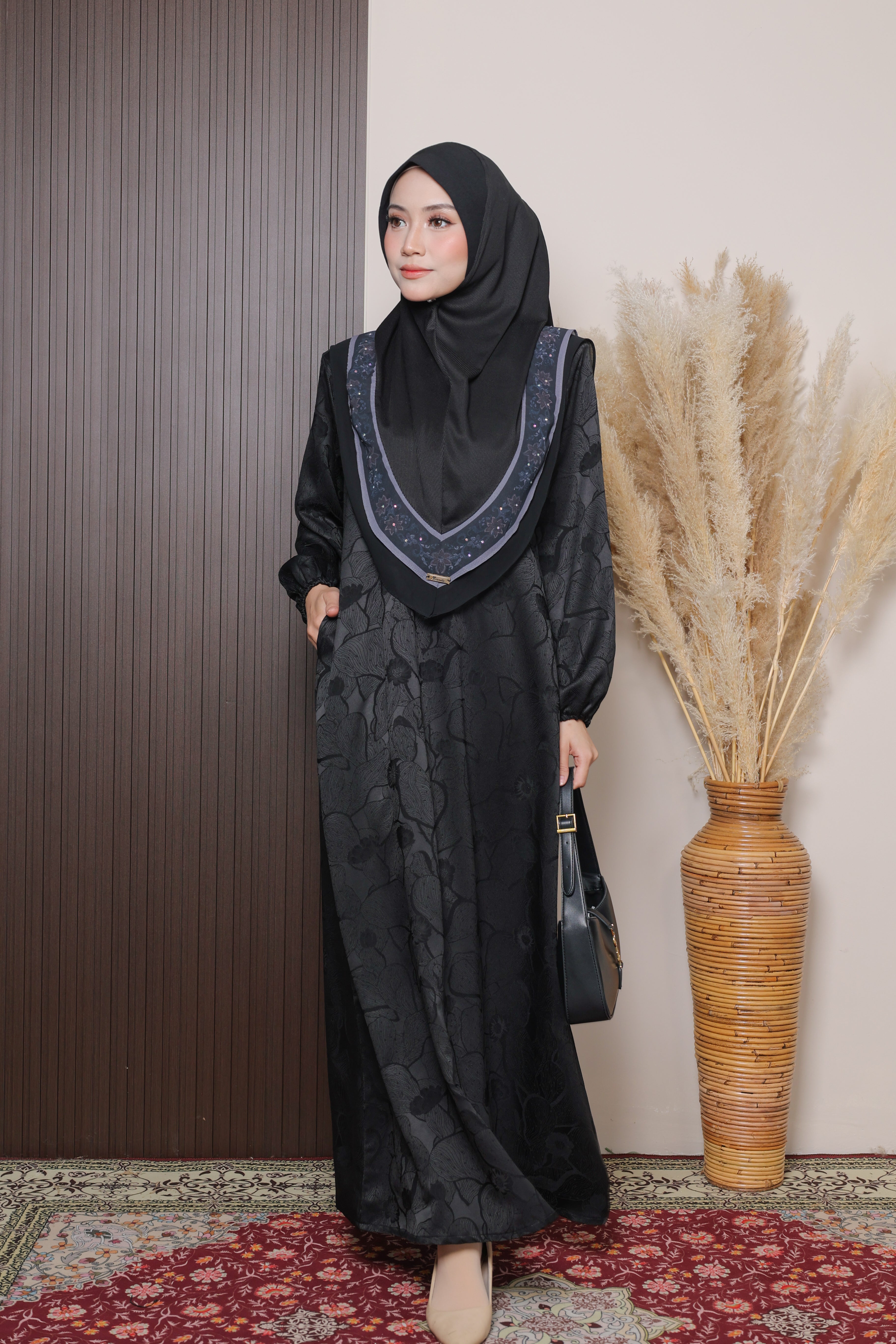 Jubah Naura Exclusive - JNE-122 ( ELEGANT BLACK )