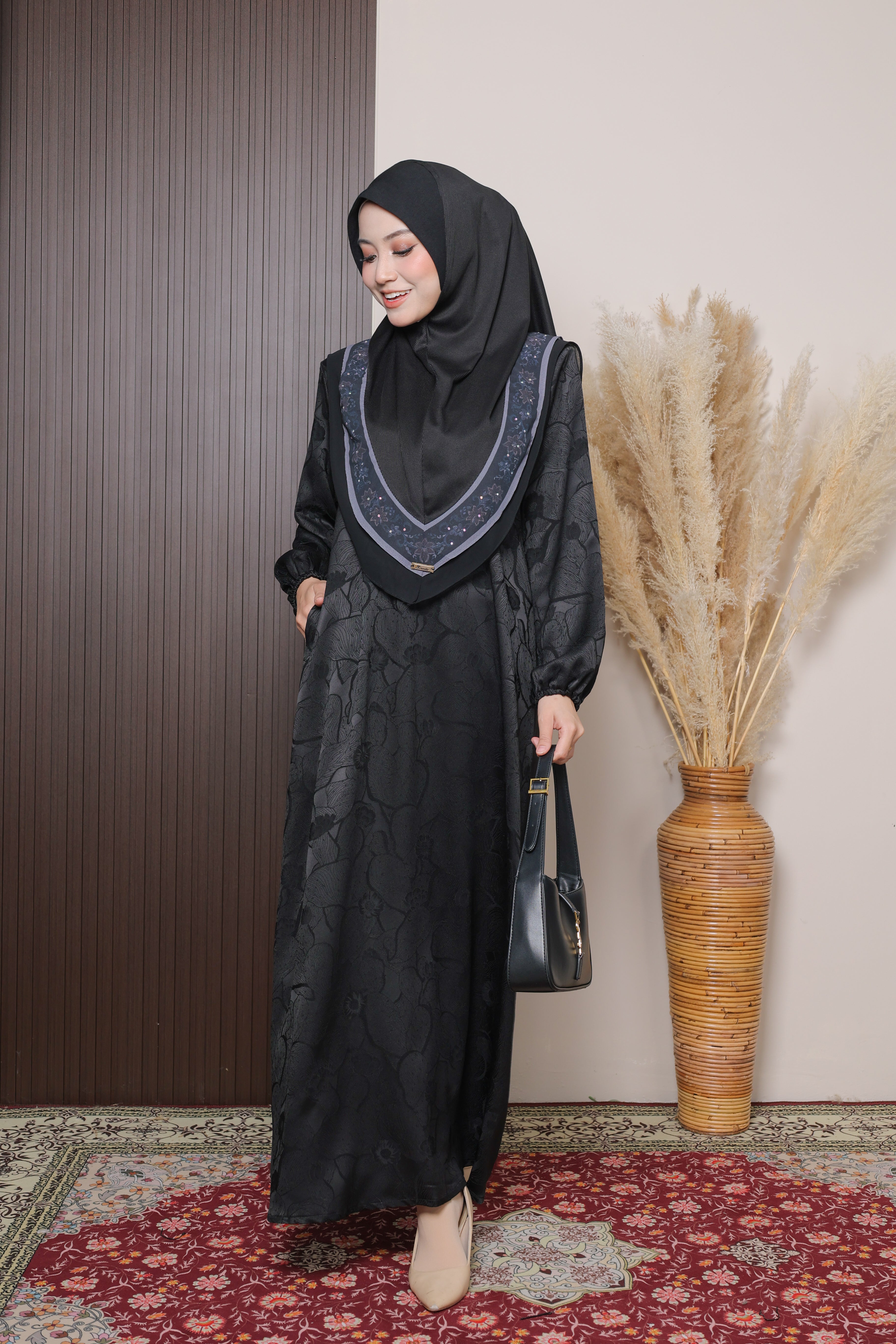 Jubah Naura Exclusive - JNE-122 ( ELEGANT BLACK )