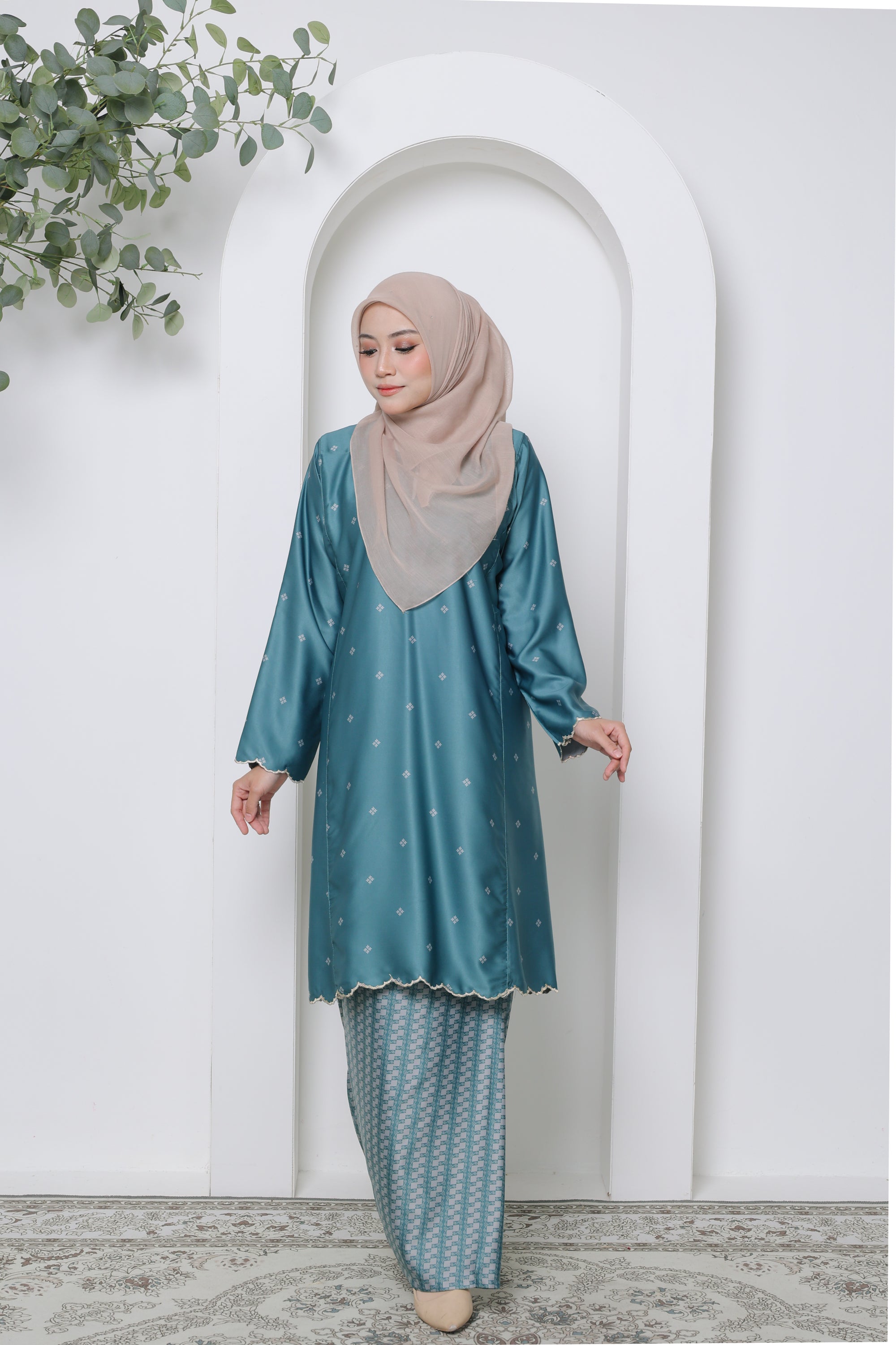 Aurora Sulam Exclusive