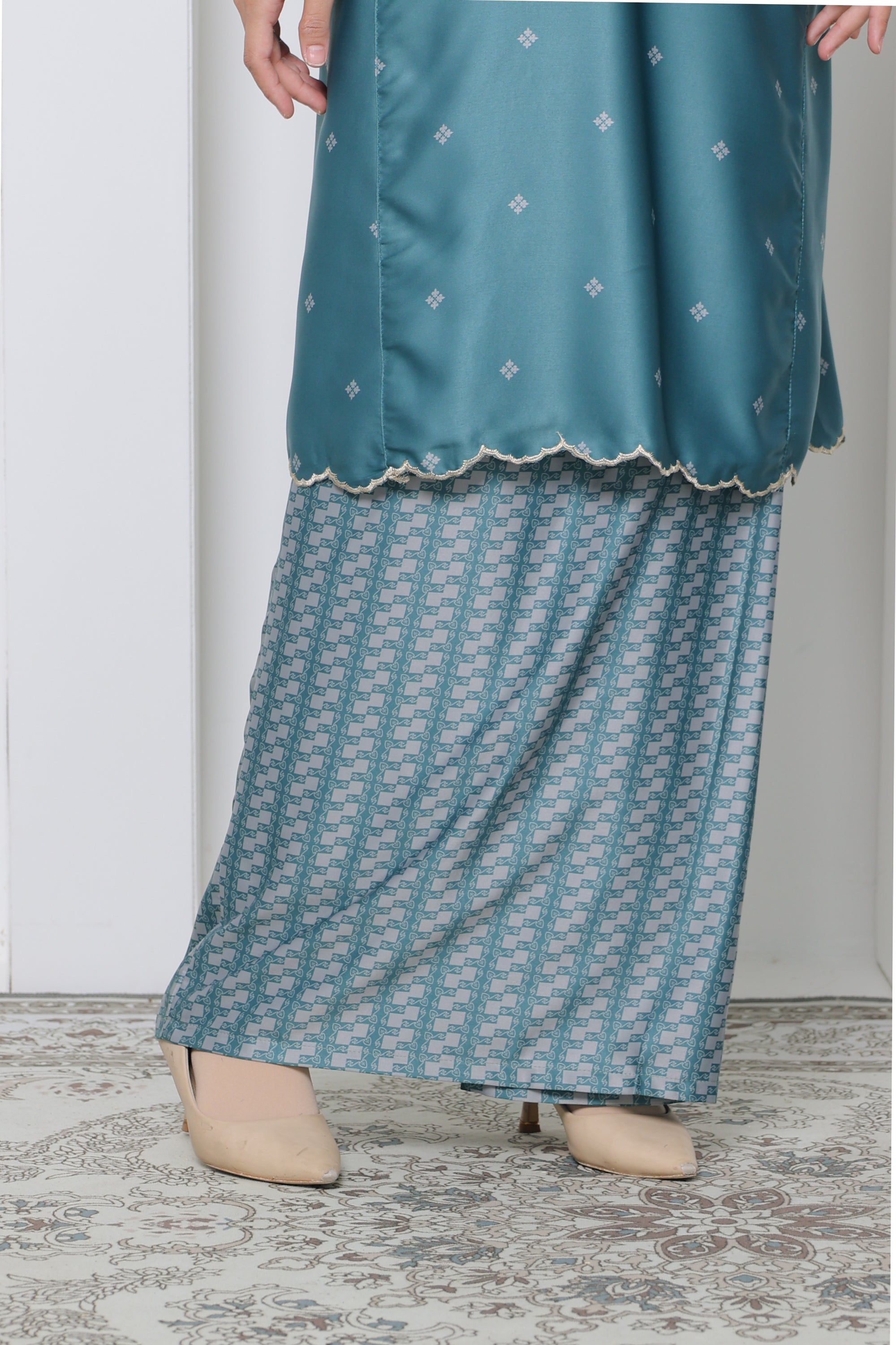 Aurora Sulam Exclusive