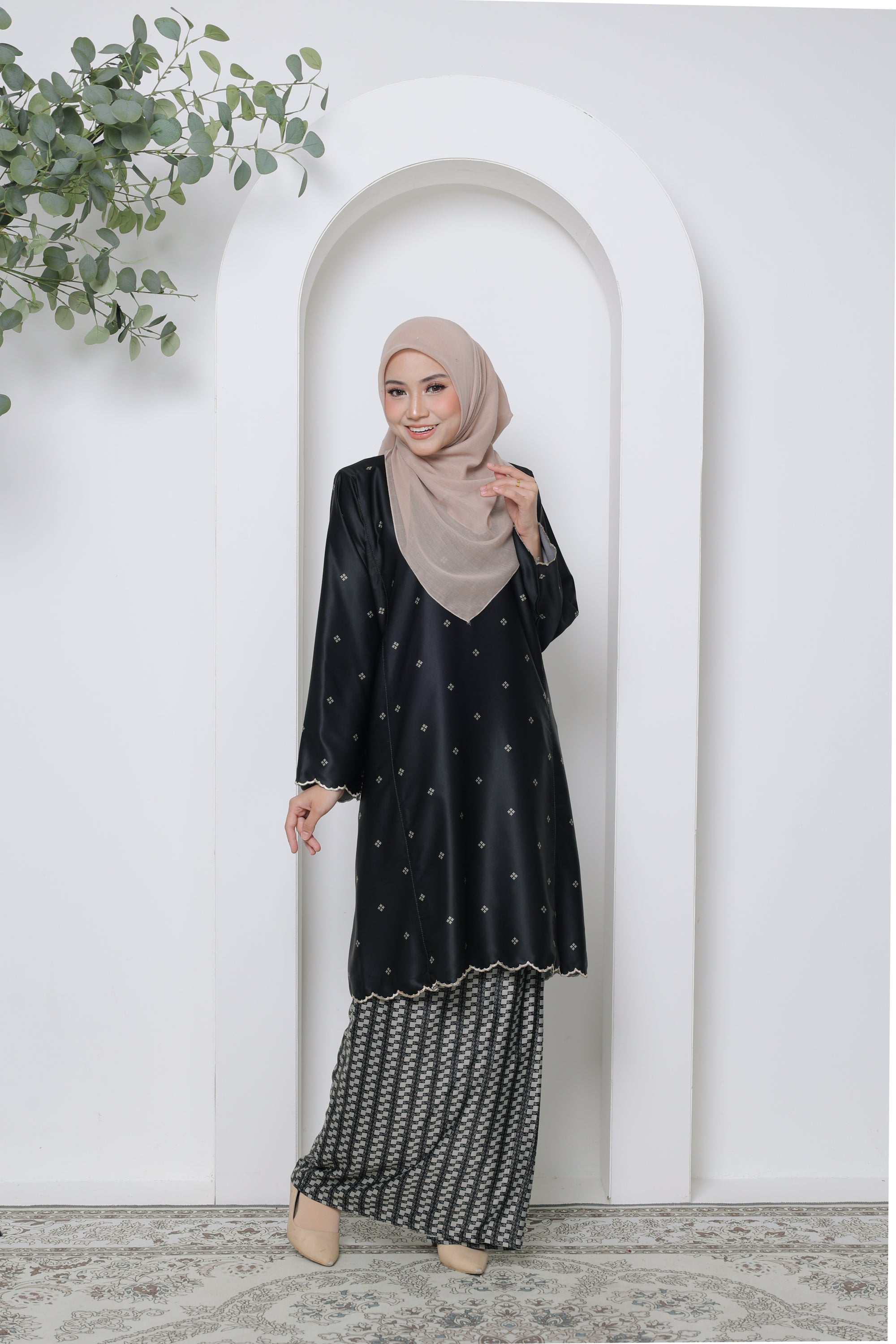 Aurora Sulam Exclusive