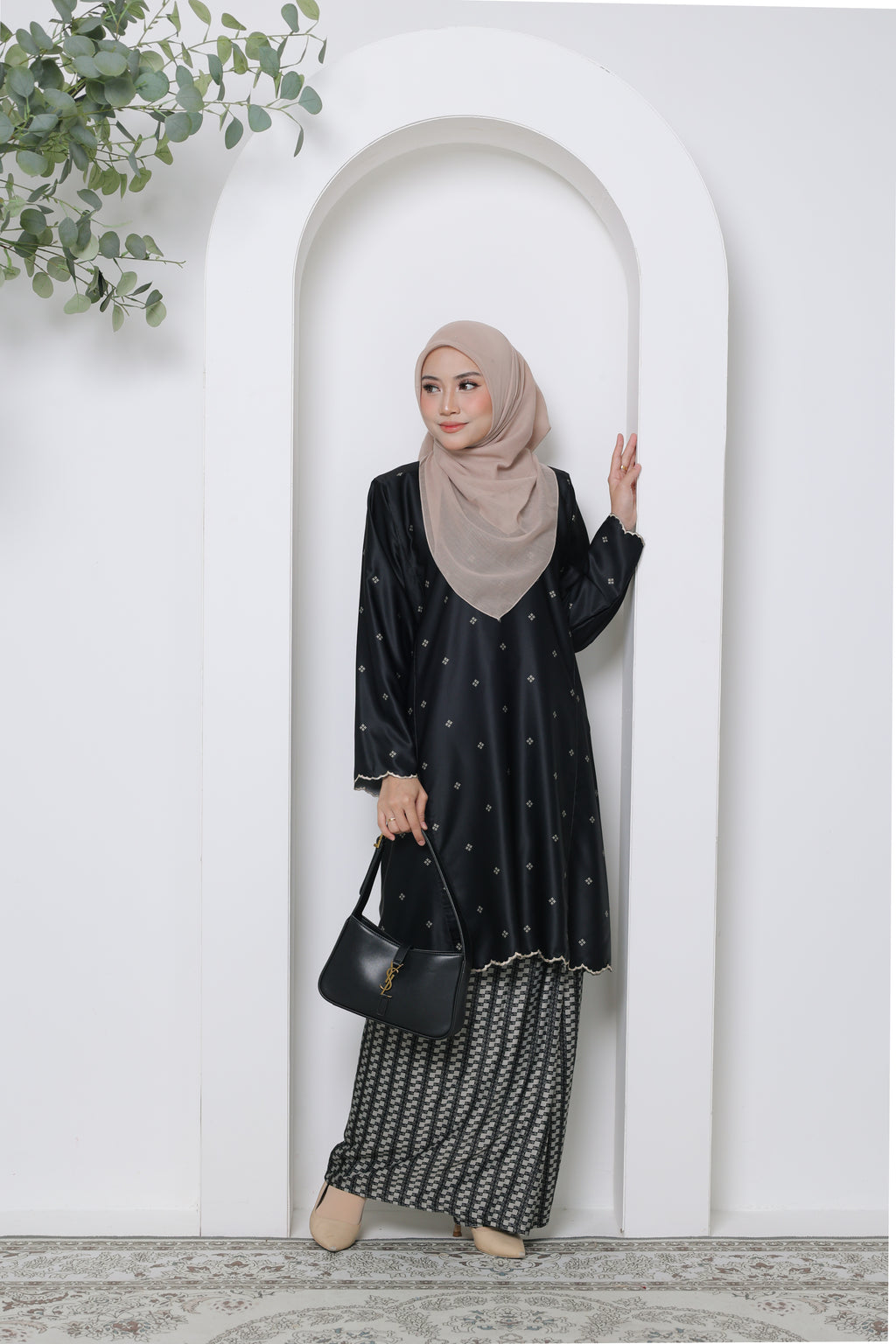 Aurora Sulam Exclusive - ELEGANT BLACK