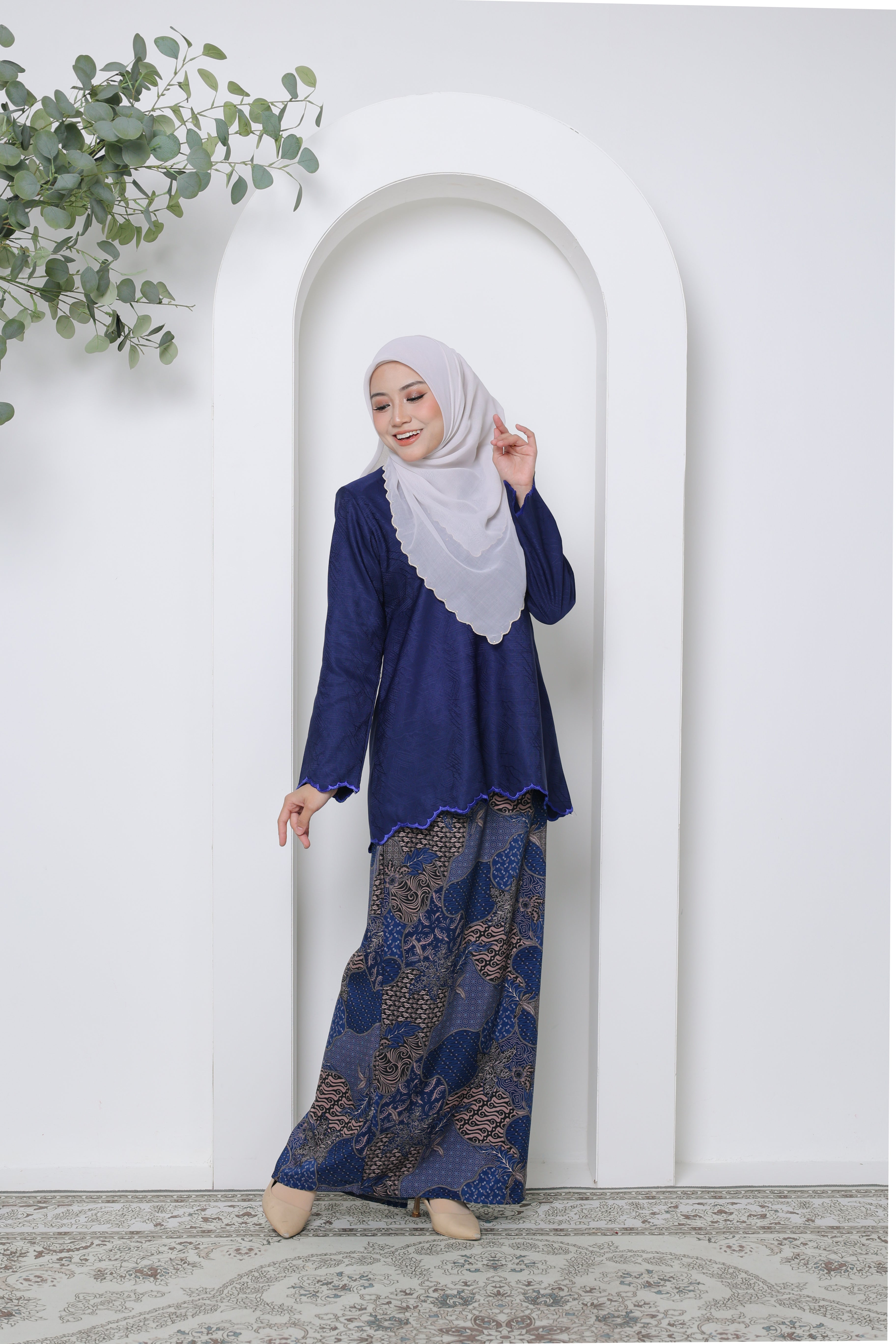 Suri Kedah Exclusive - BLUE BLACK
