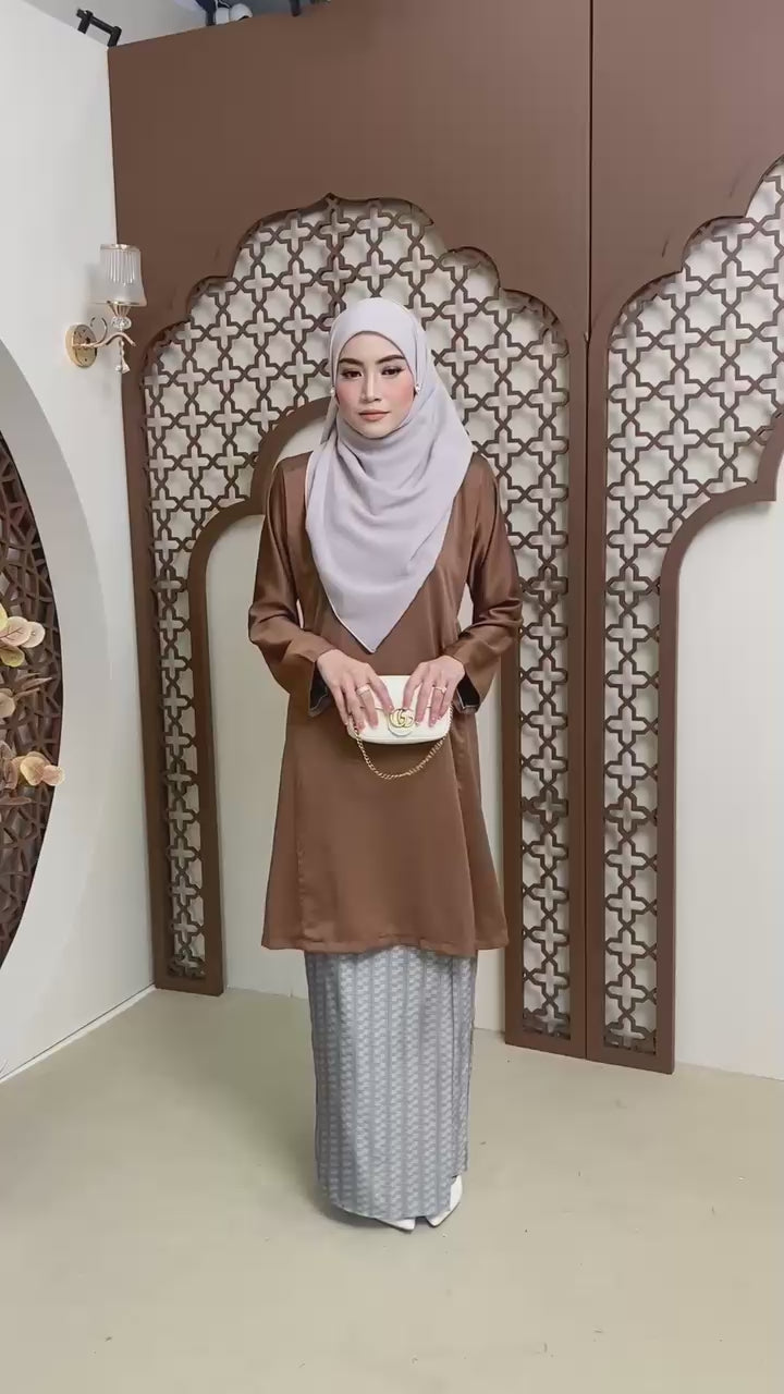 Kurung Pahang Juwita - RICH BROWN