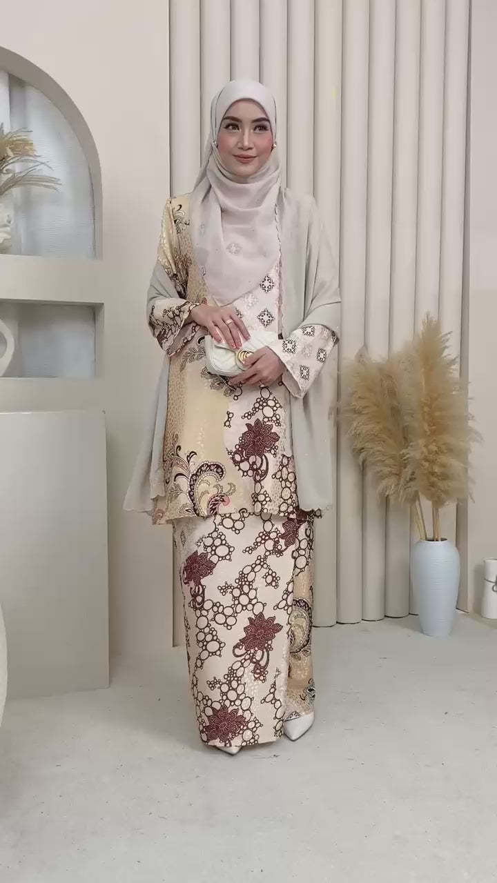 Sri Kenchana Batik