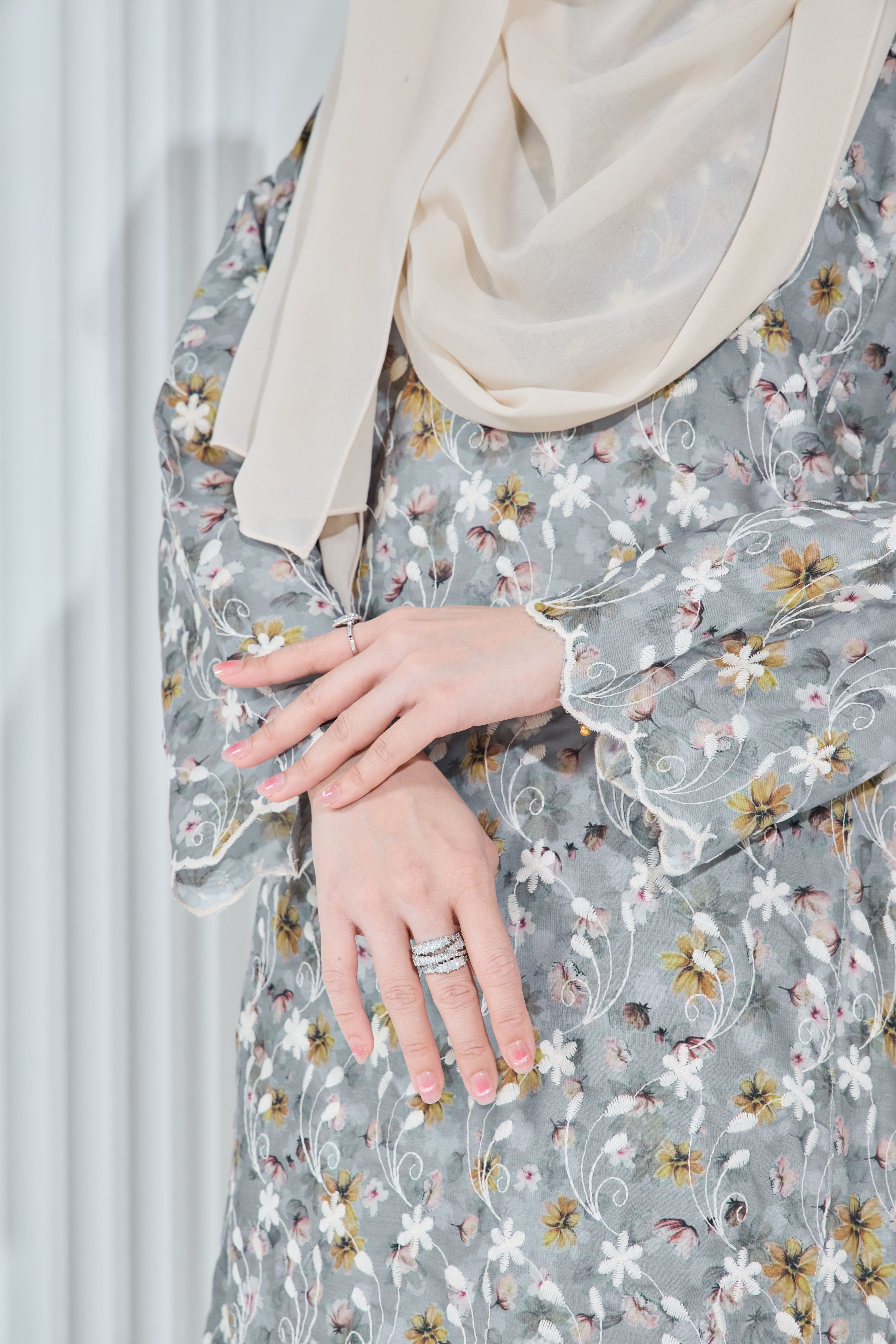 CIK MANIS EXCLUSIVE - CME-102 (GREY OLIVE)