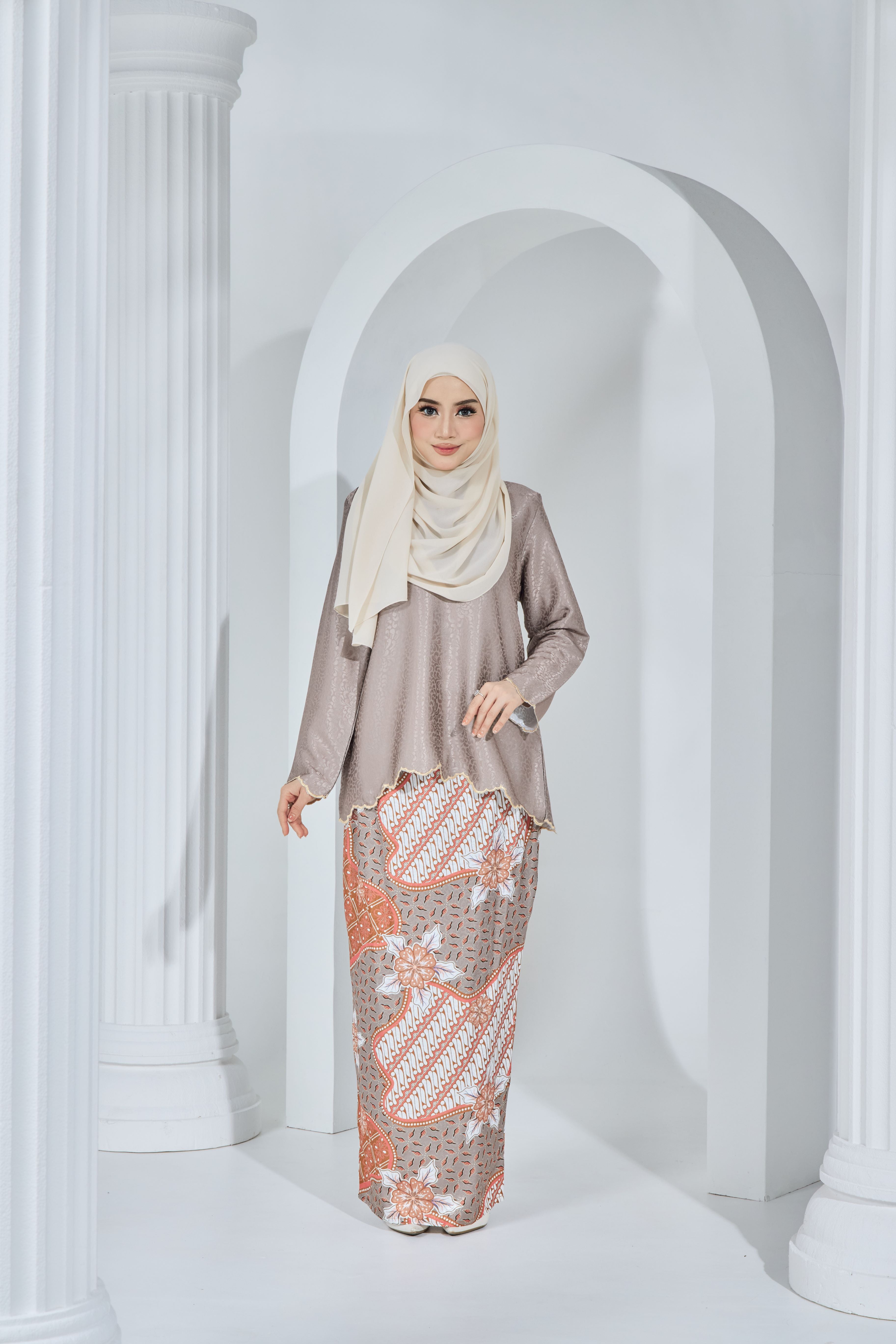 MINOR DEFECT -NAE- 124 KHAKI BROWN