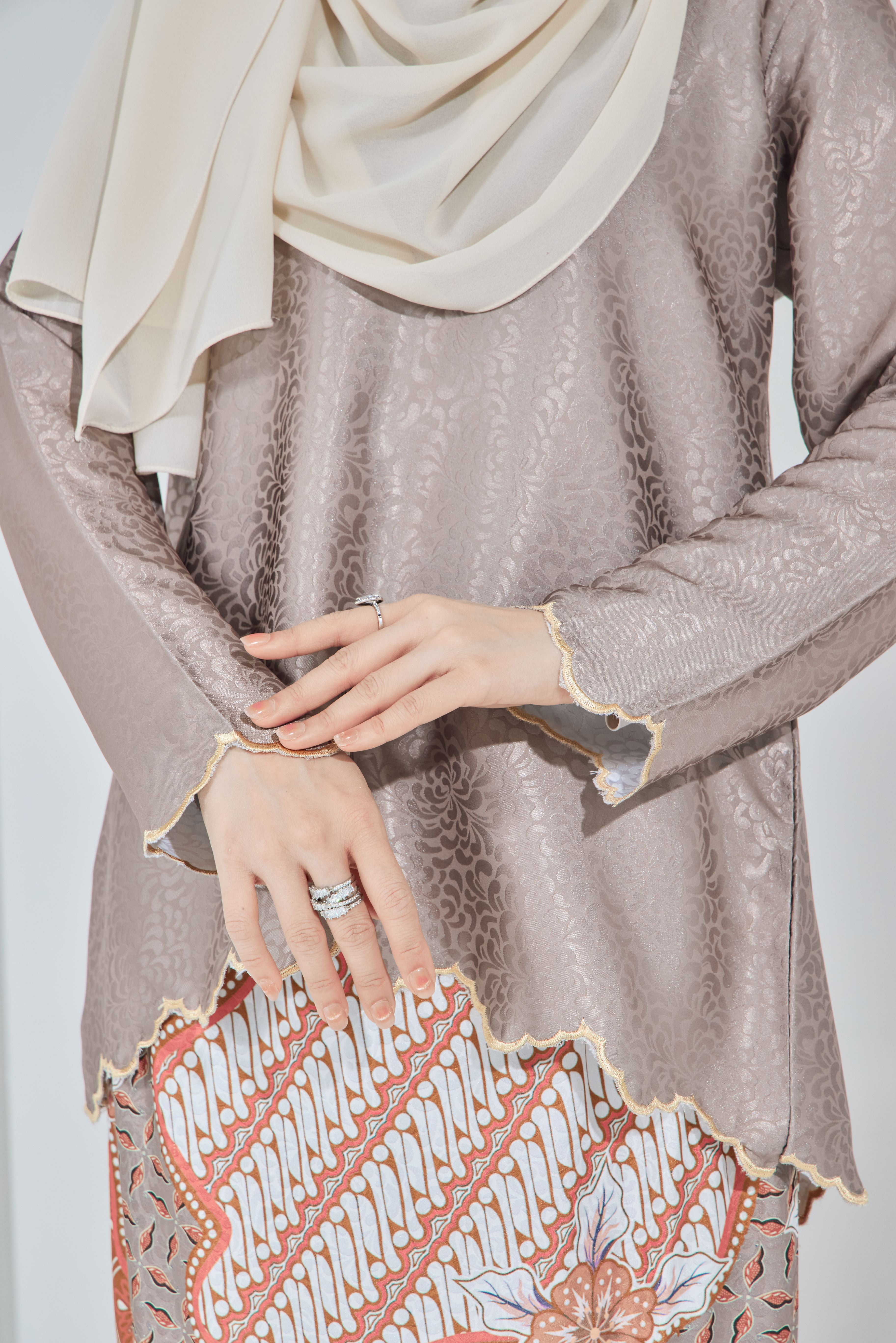 MINOR DEFECT -NAE- 124 KHAKI BROWN