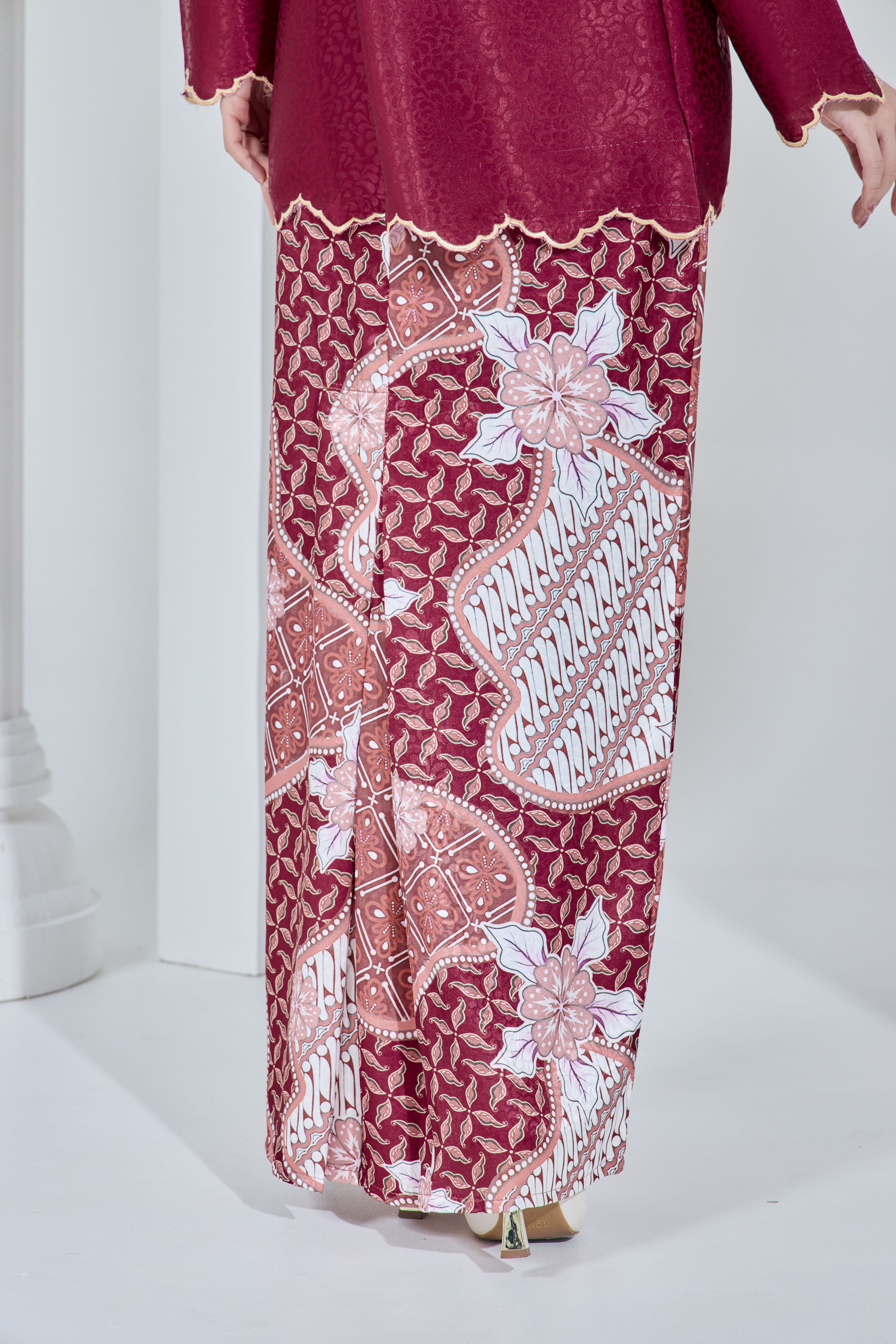 MINOR DEFECT -NAE- 121 (MAROON)