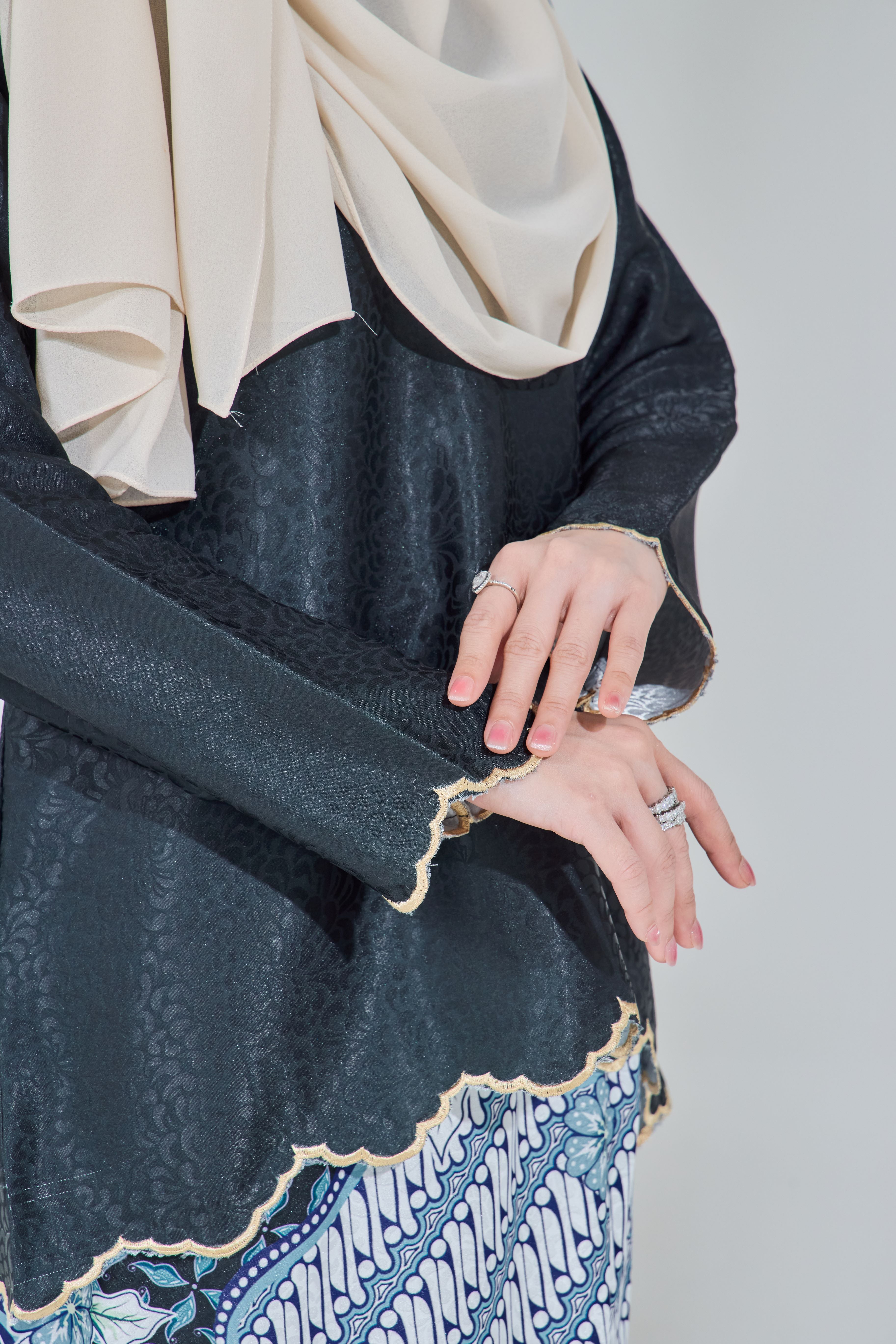 MINOR DEFECT-NAE-122 (BLACK FOREST GREEN)