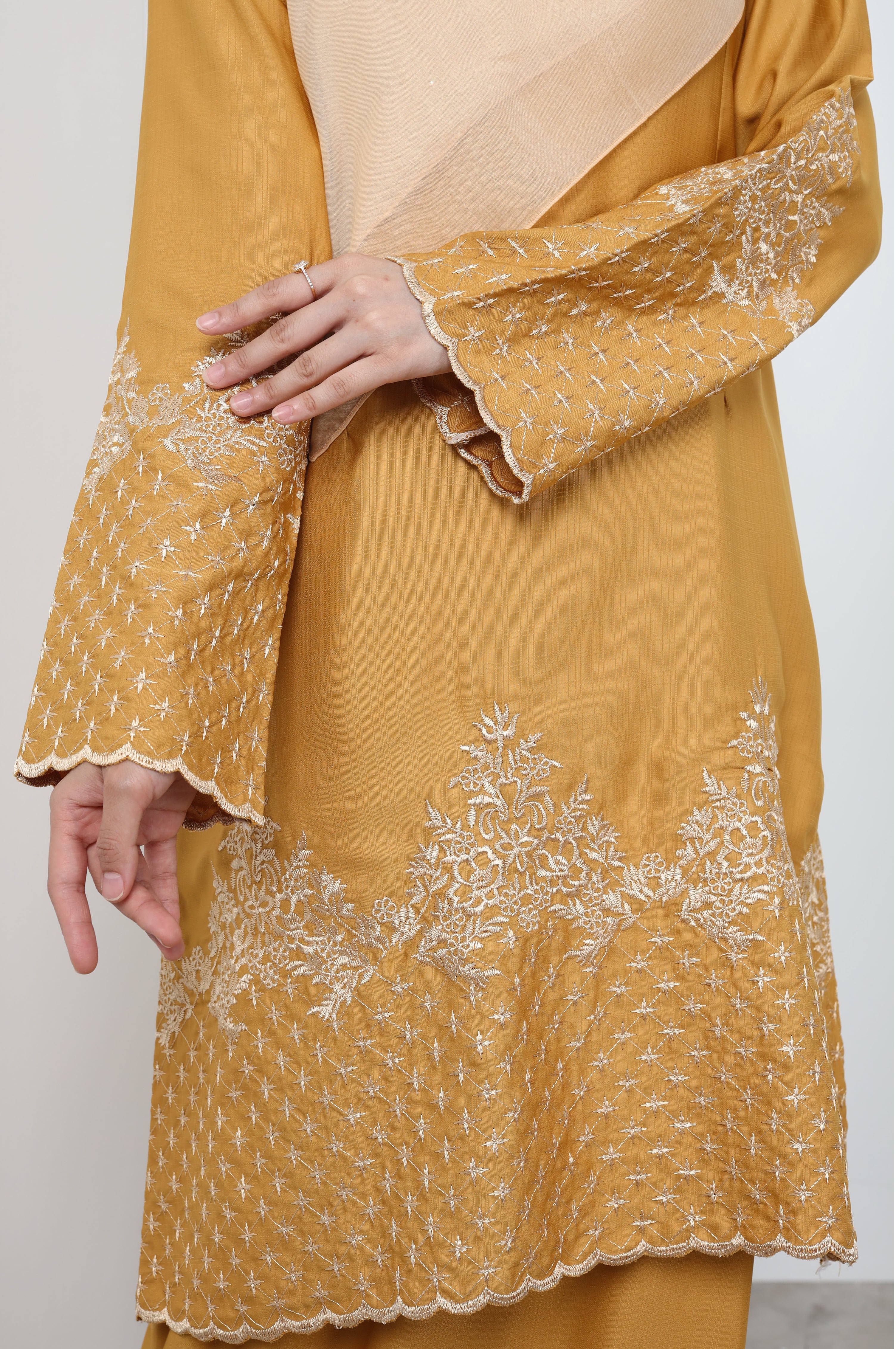 SULAM QUEEN KURUNG - LIGHT MUSTARD